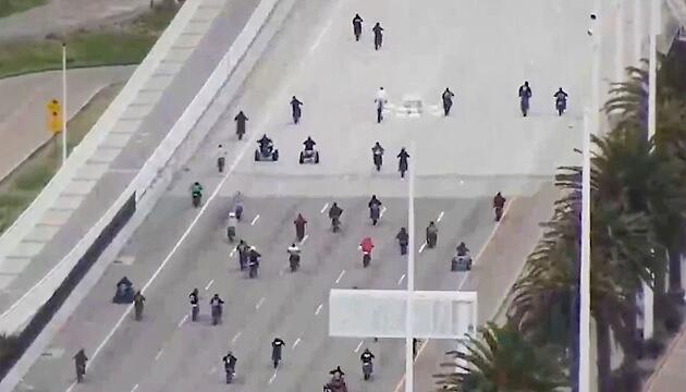 Großeinsatz: Polizei beendet illegale Biker-Aktion auf der Bay Bridge