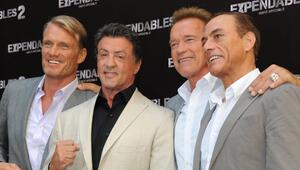 Dolph Lundgren, Sylvester Stallone, Arnold Schwarzenegger und Jean-Claude Van Damme bei der ...