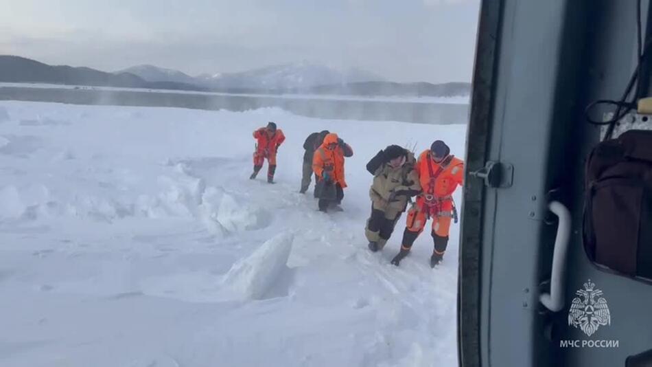 Russland: Rund 140 Angler von Eisscholle gerettet