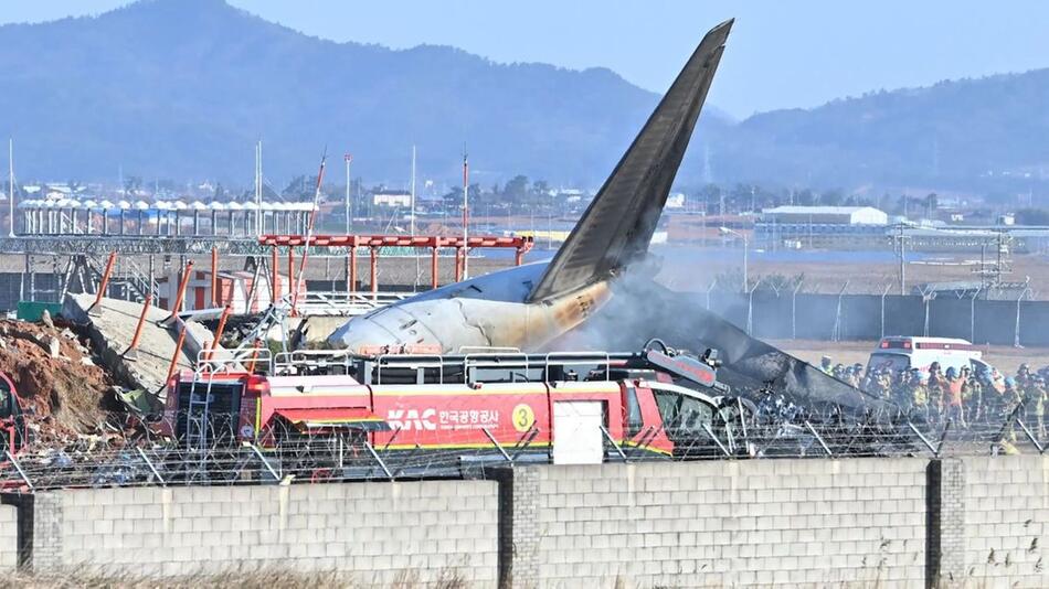 Flugzeugunglück in Südkorea: Retter gehen von 179 Toten aus