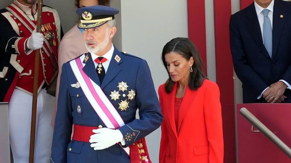 König Felipe und Königin Letizia beim National Armed Forces Day.