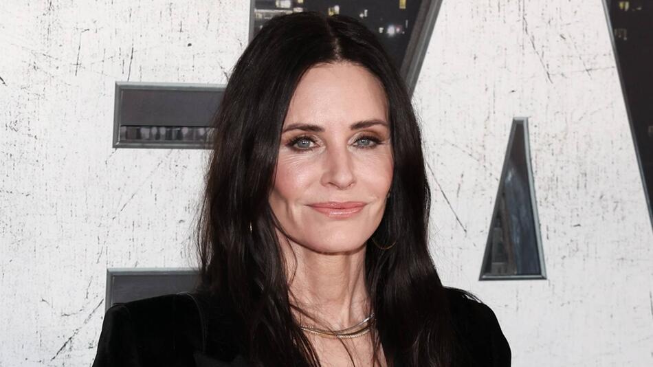 Schauspielerin Courteney Cox kehrt für "Scream 7" zurück.