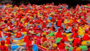 Urlaubshorror beim Rafting: Hunderte Schlauchboote verstopfen Fluss in China