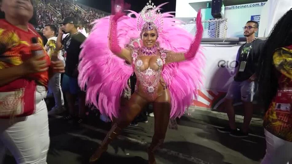 Karneval in Rio: Farbenfroher Wettstreit