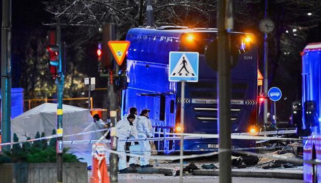 Tote und Verletzte bei Busunfall in Stockholm