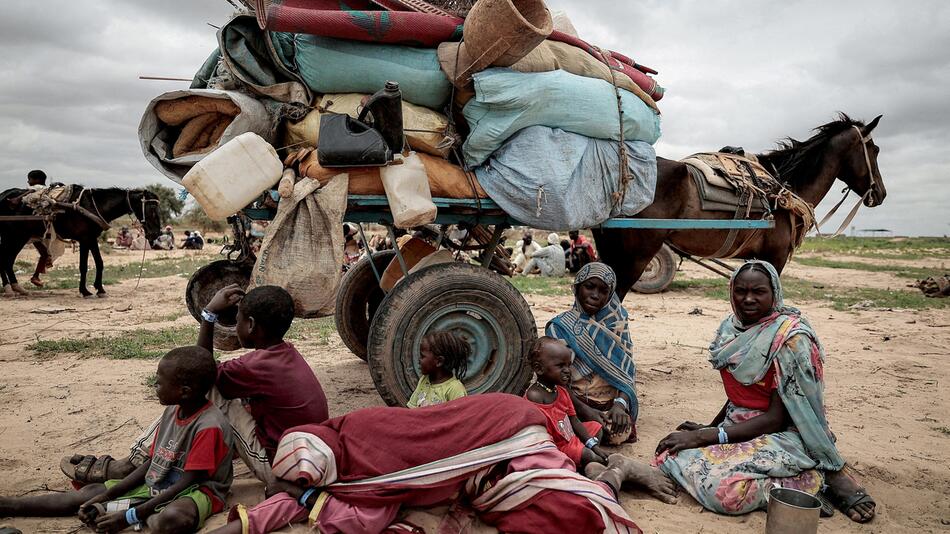 Sudanesische Familie auf der Flucht