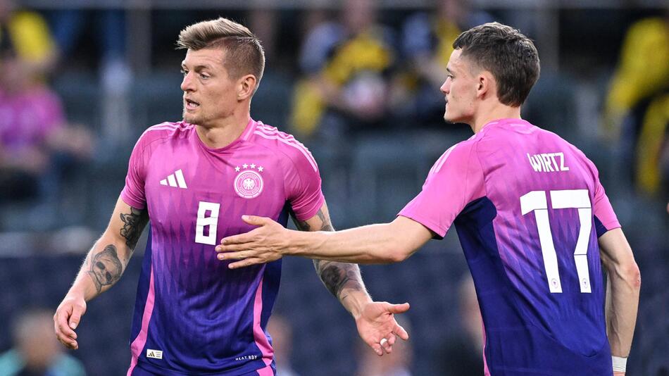 Toni Kroos und Florian Wirtz