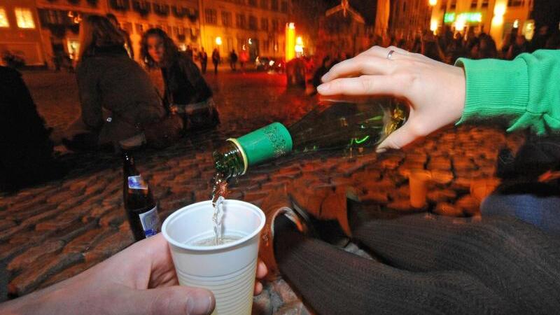 Jugendliche trinken Alkohol