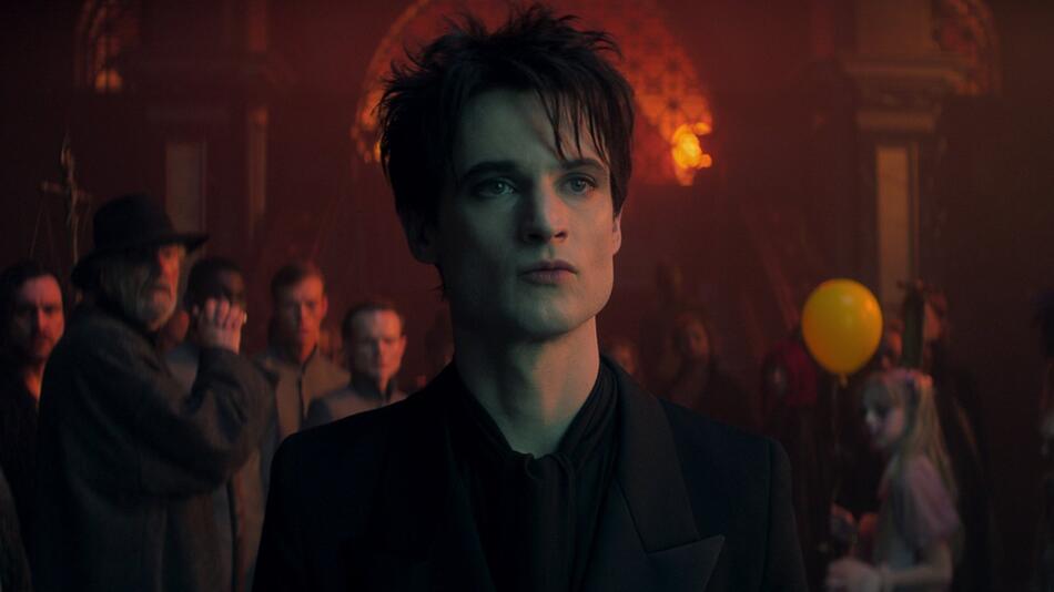Tom Sturridge in "Sandman".
