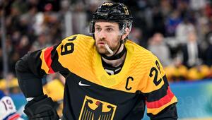 Leon Draisaitl wurde während des Spiels gegen die USA beim Senf essen erwischt.