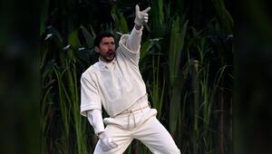 Bad Bunny platzierte politische Botschaften in seiner Super-Bowl-Performance.