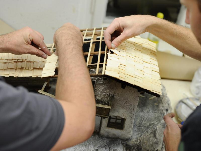 Der Traum von der selbst gebauten Krippe | GMX.AT