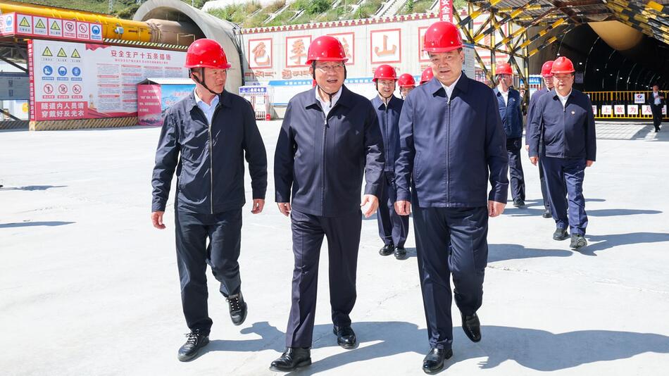 Ministerpräsident von China auf Inspektionsbesuch