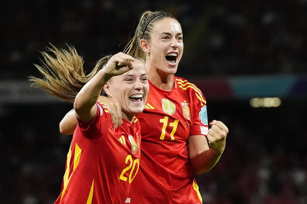 Clàudia Pina (l) und Alexia Putellas