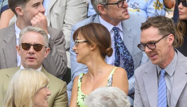 Benedict Cumberbatch (re.) neben seiner Frau Sophie Hunter und Martin Freeman beim Wimbledon ...