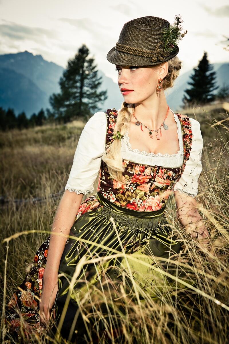 Lena Hoschek hat das Dirndl entstaubt und modernisiert.