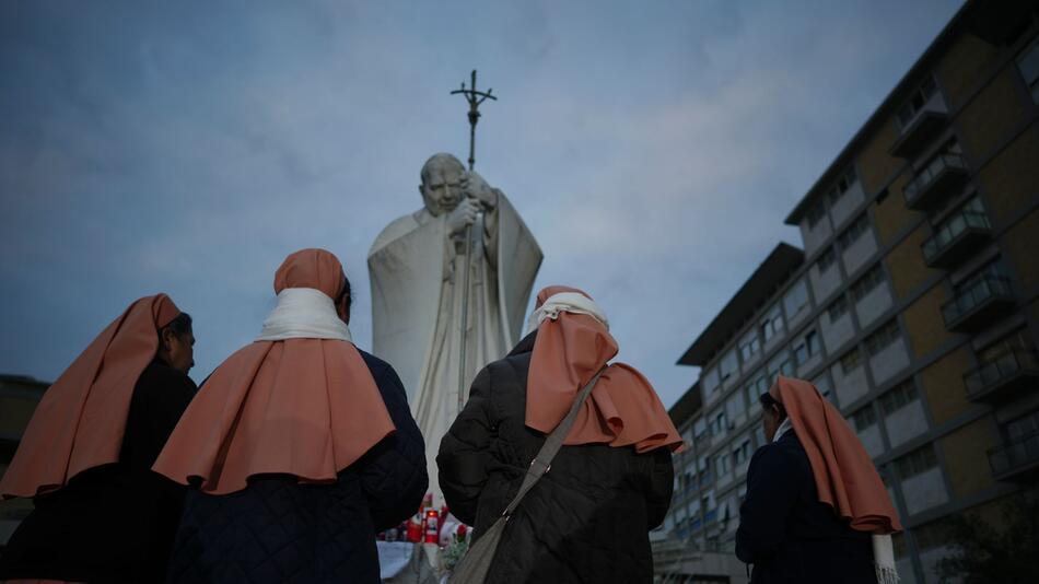 Papst Franziskus im Krankenhaus