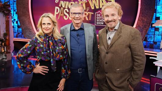 Barbara Schöneberger, Günther Jauch und Thomas Gottschalk (v.l.n.r.) verlassen die Show "Denn ...