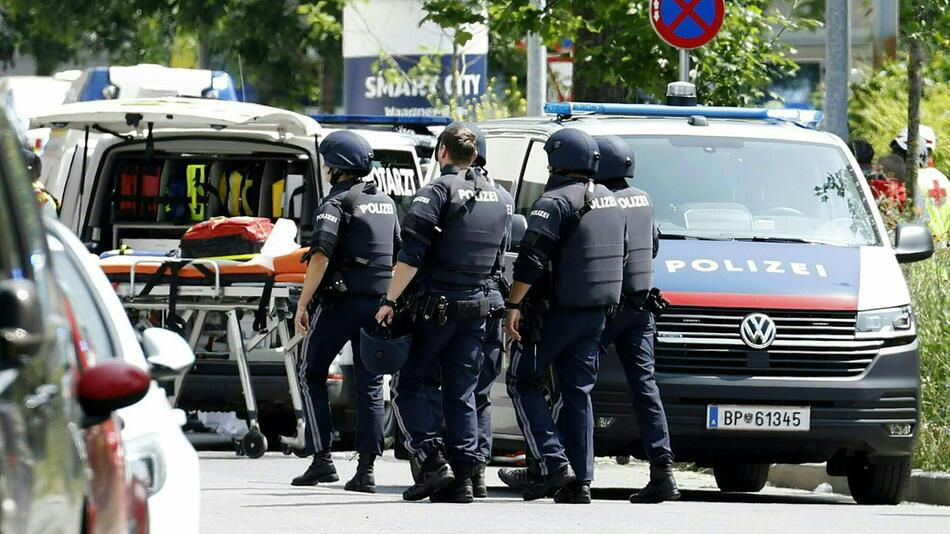 Großeinsatz an Schule in Graz
