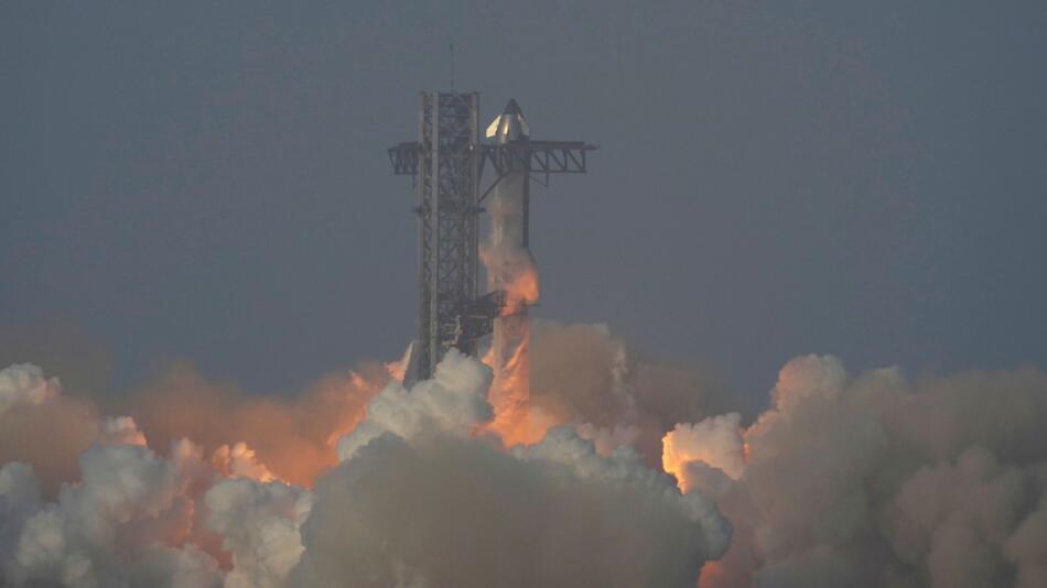 Raumschiff Starship von SpaceX absolviert Testflug