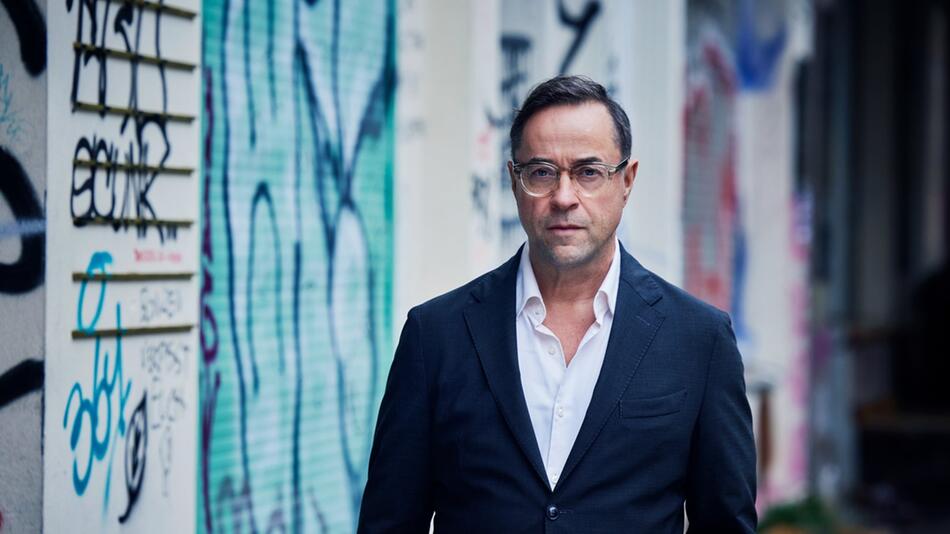 "Versunkene Gräber": Joachim Vernau (Jan Josef Liefers) ist nach Polen gereist, um seiner ...
