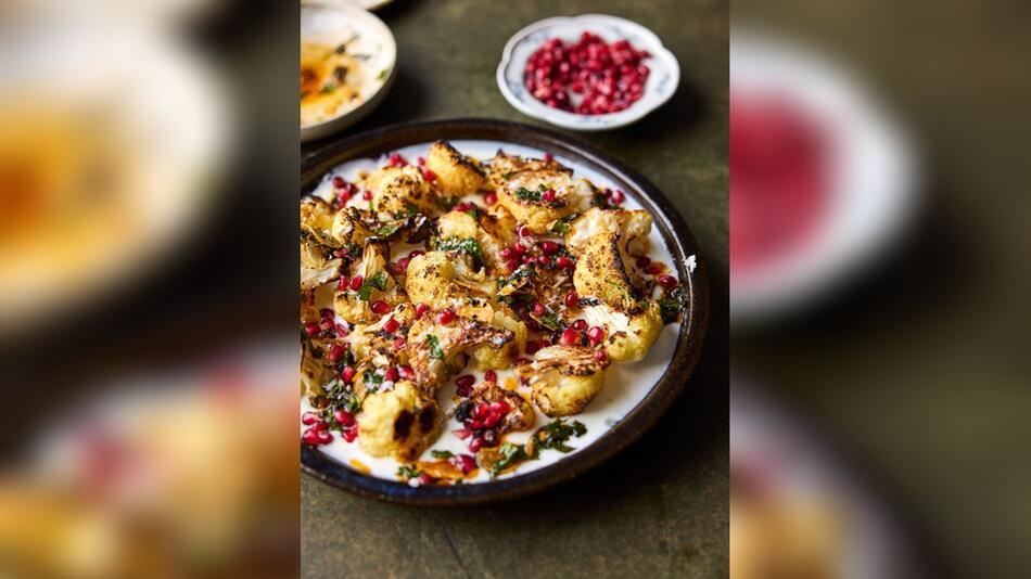 Zahra Bilaban - Blumenkohl mit warmem Joghurt und Paprikabutter - ist eines von 100 Rezepten aus ...