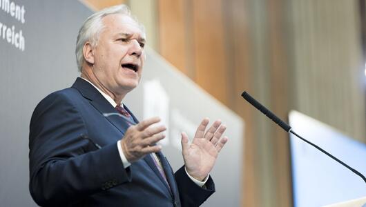 Rosenkranz beim Dinghofer-Symposium