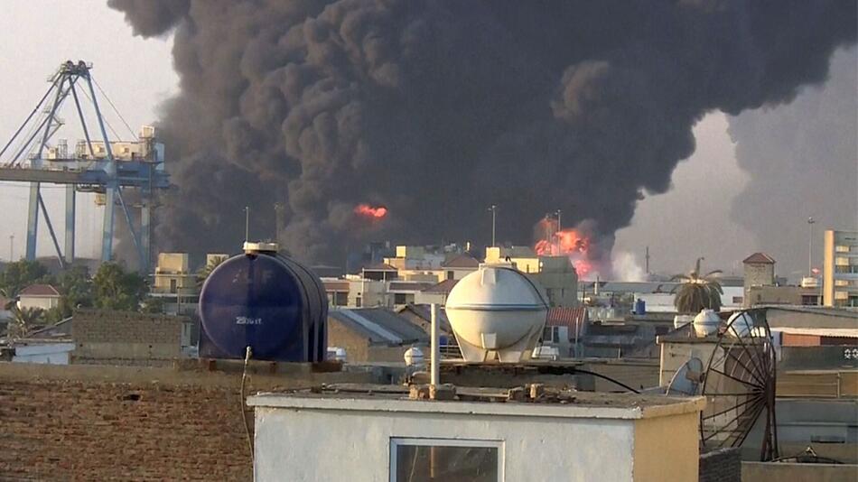 Explosionen im ehemaligen Zufluchtsort: Drohnenangriffe der RSF-Miliz auf Port Sudan