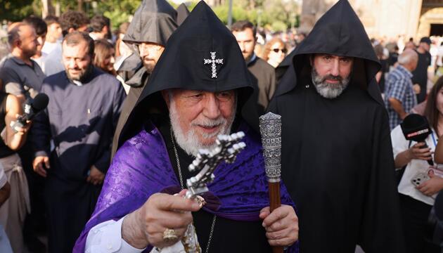 Armeniens orthodoxes Kirchenoberhaupt vor Gericht