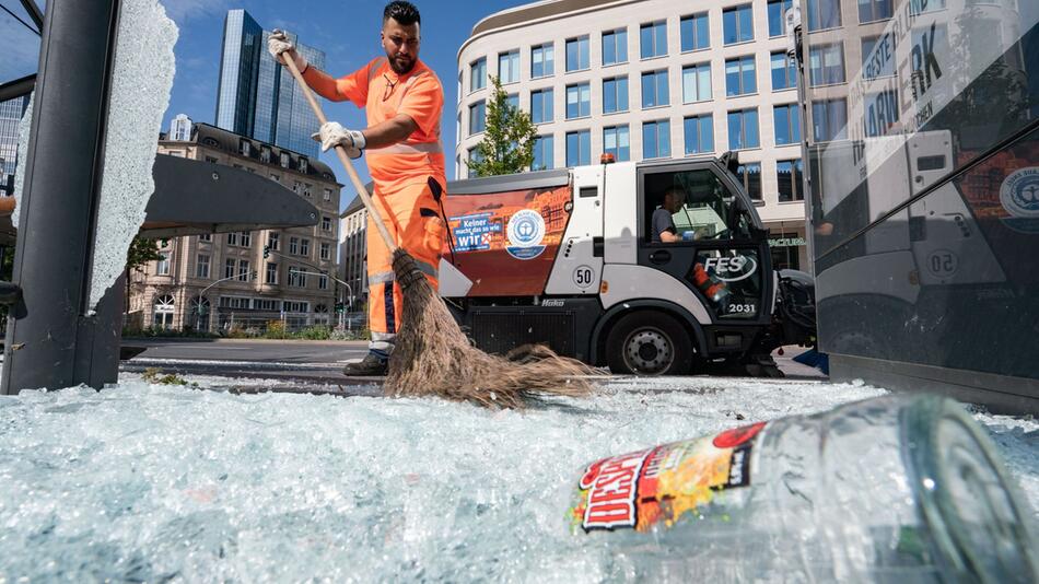 Nach Krawallen auf Frankfurter Opernplatz