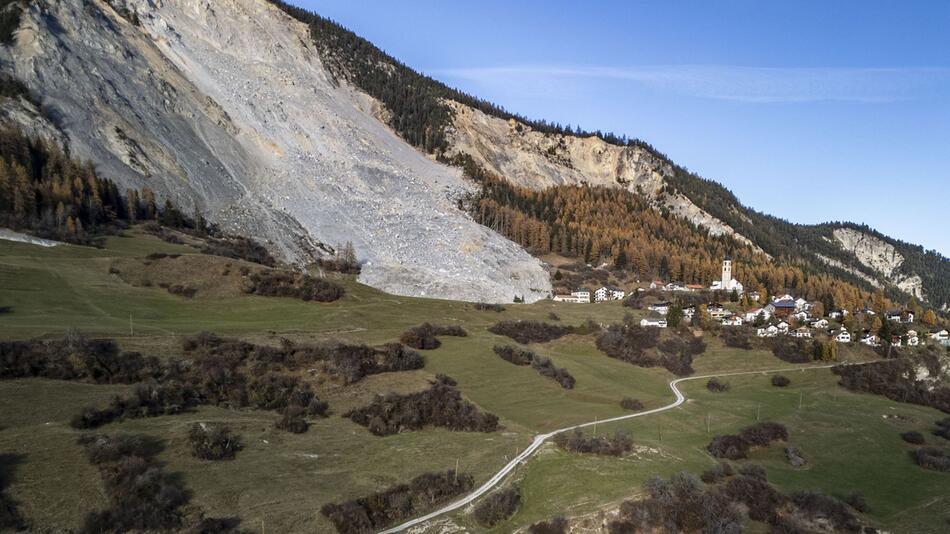 Brienz geräumt - Schuttstrom bedroht Schweizer Dorf