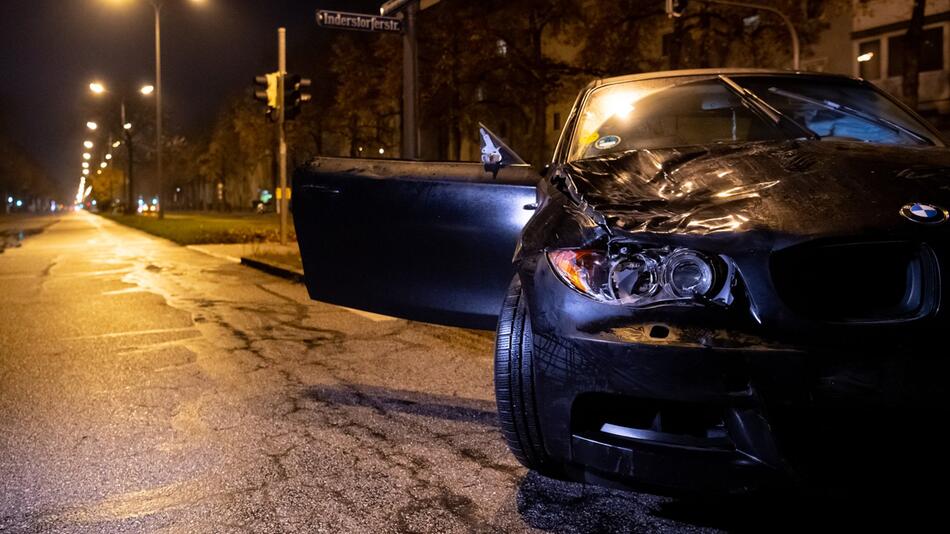 Zwei Jugendliche von Auto angefahren