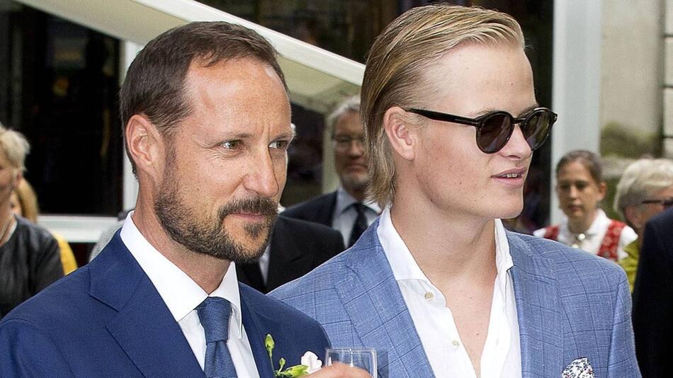Kronprinz Haakon hat erstmals auf die Anklage gegen Stiefsohn Marius reagiert.