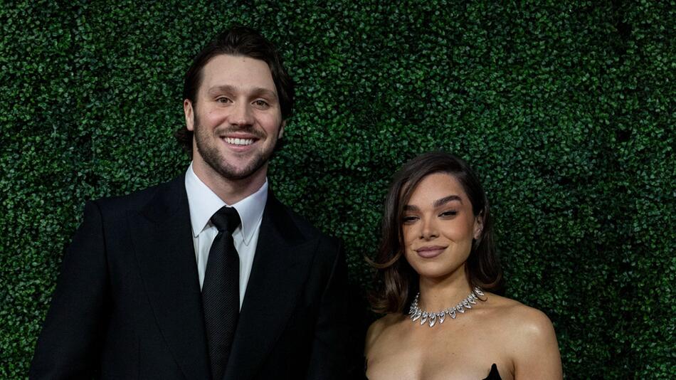 Hailee Steinfeld und Josh Allen sind das neue Superstar-Ehepaar.