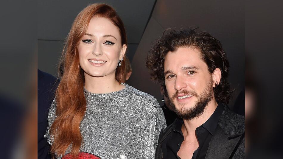 Sophie Turner und Kit Harington müssen sich jetzt mit ganz neuen Augen sehen.