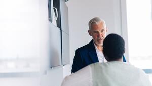 Gespräch unter Arbeitskollegen
