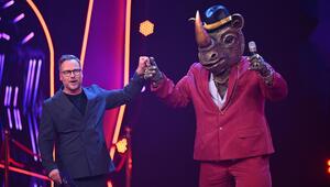 Nashorn und Matthias Opdenhövel bei "The Masked Singer"