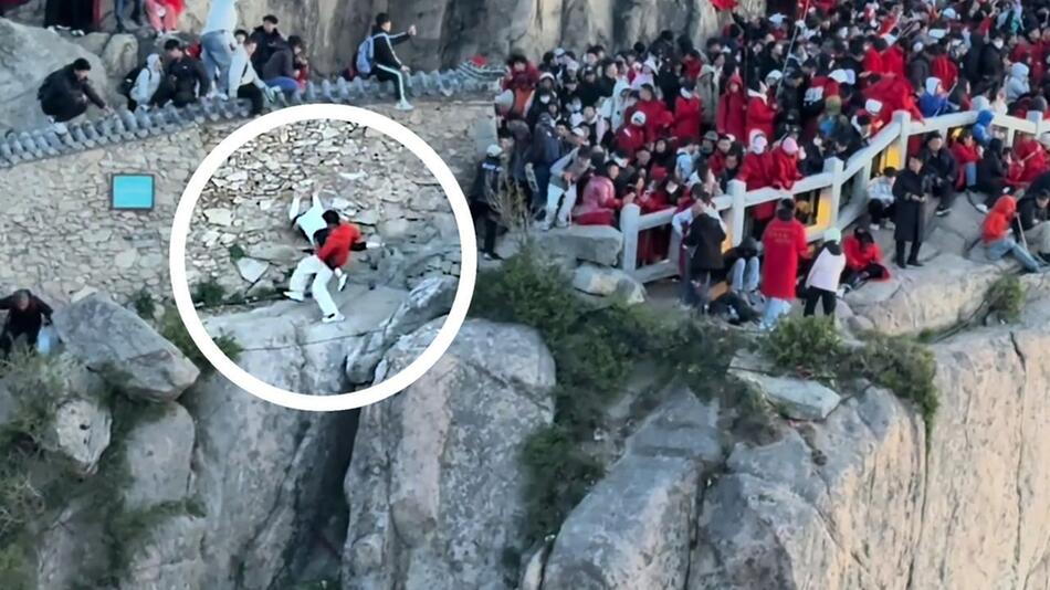 Abkürzung fast tödlich: Paar riskiert an Berg in China alles
