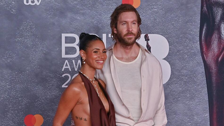 Vick Hope und Calvin Harris freuen sich auf ihr erstes Kind.