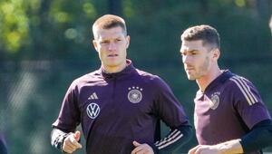 Kevin Behrens (L) und Robin Gosens beim DFB-Training im Oktober 2023