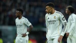 Kylian Mbappé stellt sich hinter seinen Teamkollegen Vinicius.