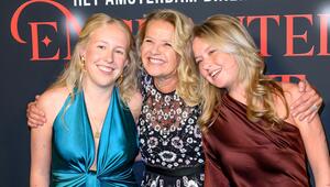 Prinzessin Mabel strahlte in Amsterdam zwischen Gräfin Luana (l.) und Gräfin Zaria.
