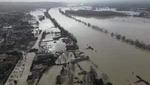 Drei französische Regionen bleiben auf roter Warnstufe – Überschwemmungen halten an.