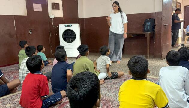 Unterricht für Straßenkinder in Neu-Delhi