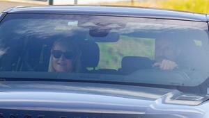 Kronprinzessin Mette-Marit und Kronprinz Haakon vor dem Osloer Rikshospitalet.