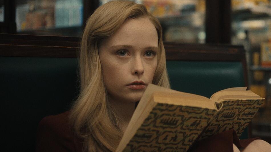 Suzanna Son in "Monster: Die Geschichte von Ed Gein".