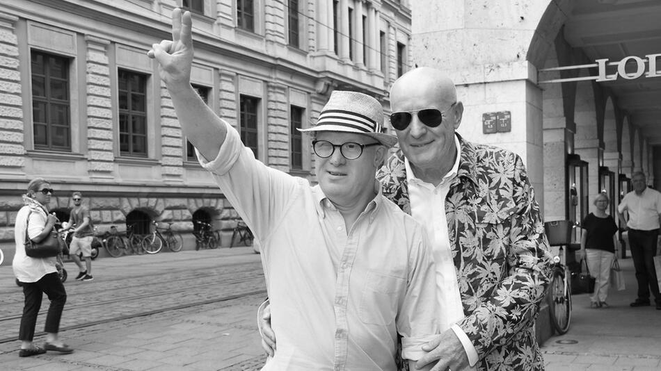 Bobby Brederlow (l.) mit seinem Bruder Gerd im Jahr 2017 in München.