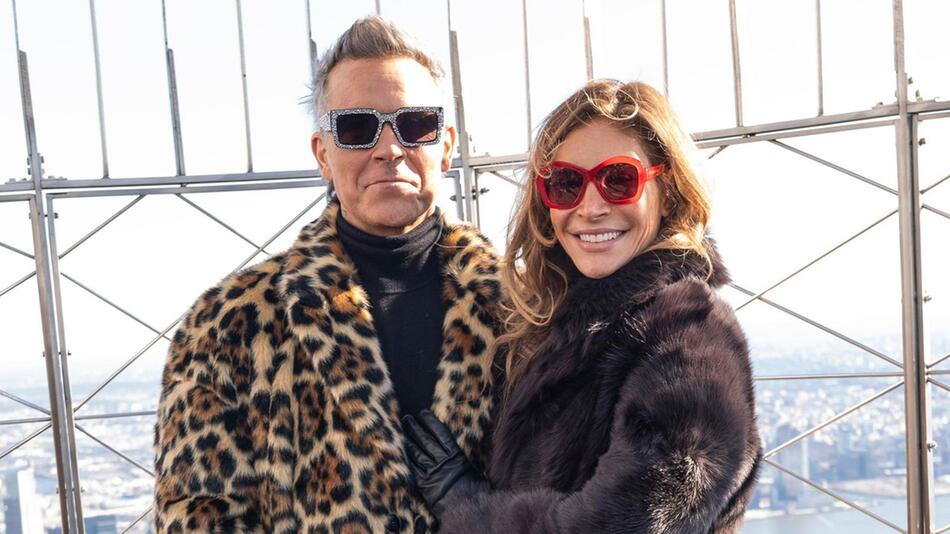 Robbie Williams und Ayda Field posierten am 14. Januar in dicken Mänteln und auffälligen ...