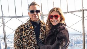 Robbie Williams und Ayda Field posierten am 14. Januar in dicken Mänteln und auffälligen ...