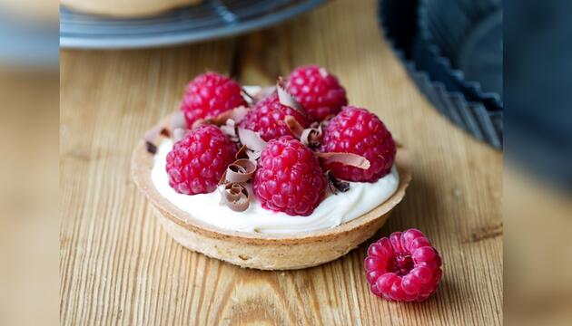 Himbeer-Törtchen: Ein kleines Dessert, das jeden Moment veredelt.